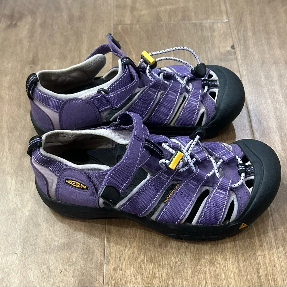 Keen youth Kids Purple Outdoor Sandal - Sporty Closed-Toe Water Shoe 4